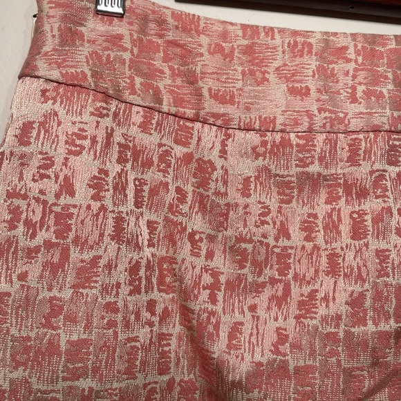Ann Taylor Women's Geometric Square Print Skirt. Knee length, size 6 - Picture 3 of 9
